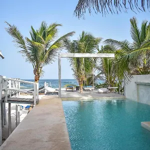 Lamar Front And Pool Tulum Pueblo
